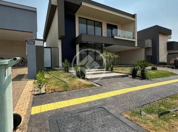 Casa · 300m² · 4 Quartos · 4 Vagas · Casa com suítes no Condomínio Portal do Sol Green. codigo: 110918