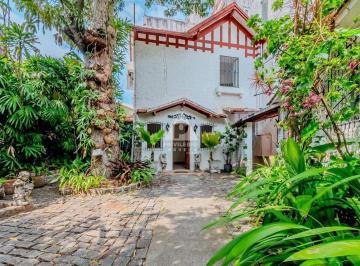 Frente · Casa triplex - 4 quartos - 243m2 - a venda - Santa Teresa.