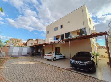 Casa de 14 quartos, Guará · De esquina renda mensal de 15 mil ou mais ótima valorização e localização ótima
