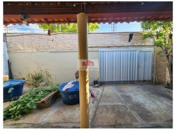 6452cc29e98774c25d7c0bf4aa9e028e.jpg · Casa (4 casas) com 3 quartos, sendo 1 suíte, sala cozinha