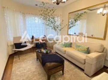 Casa · 250m² · 4 Quartos · 2 Vagas · Casa com 4 Quartos e 2 banheiros à Venda Mirandópolis - São Paulo