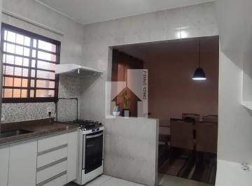 Casa · 250m² · 4 Quartos · 4 Vagas · Sobrado em Vila São João Batista, Jundiaí/SP de 250m² 4 quartos à venda por R$ 550.000,00