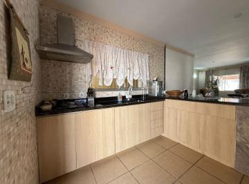 Casa · 250m² · 3 Quartos · 2 Vagas · Casa em Village das Flores, Caçapava/SP de 250m² 3 quartos à venda por R$ 539.000,00
