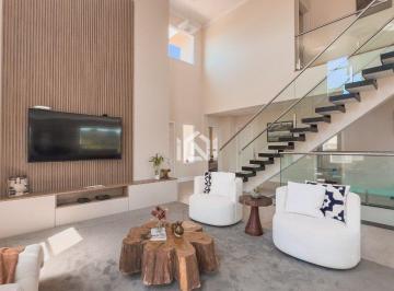 Casa a venda no Reserva Vale Verde - Sala de televisao · Casa à venda - na Granja Viana
