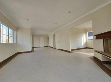 Apartamento · 200m² · 3 Quartos · 2 Vagas · Cobertura Duplex com 200 m², 3 quartos sendo 1 suíte 2 Vagas de garagem à venda no bairro Vila Olimp