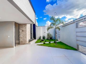 Casa · 179m² · 3 Quartos · 2 Vagas · Casa 03 Suítes - Próxima ao Anel Viário