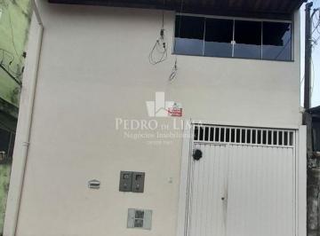 Casa · 246m² · 3 Quartos · 2 Vagas · Casa assobradada com mais duas casas no terreno.