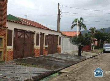 7c1a75b202c2cf42f930000e349598b70aeafe6b · Ampla Casa em Itanhaém – 3 Quartos + Edícula + Garagem para 10 Carros!
