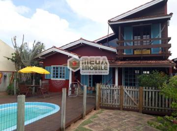 Casa · 180m² · 3 Quartos · 2 Vagas · Casa rústica em amplo terreno no Rio Vermelho!