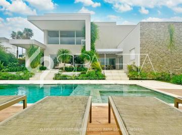 Casa · 535m² · 5 Quartos · 5 Vagas · Casa de campo moderna, acabamento de alto nível, 5 suítes e vista para o lago à venda no Residencial