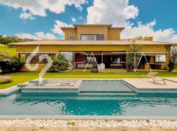 Casa · 6 Quartos · 7 Vagas · Linda casa colonial na Fazenda da Grama: conforto e natureza em harmonia