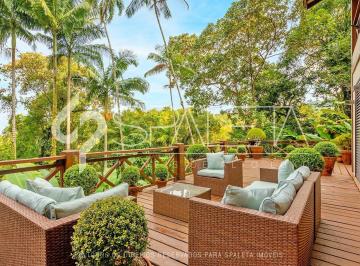 Casa · 5 Quartos · 6 Vagas · Aprecie o luxo e a tranquilidade no condomínio Iporanga, Guarujá: Casa exclusiva com ambientes espaç
