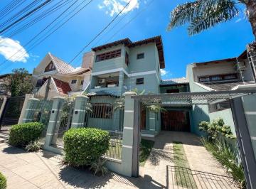 Casa · 210m² · 3 Quartos · MDVT 27 327