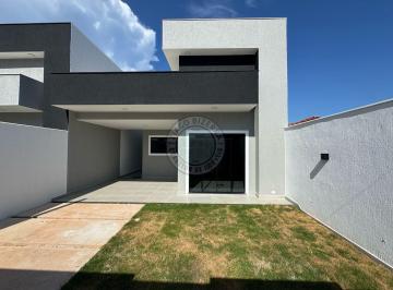 Casa · 138m² · 3 Quartos · 1 Vaga · Casa com arquitetura contemporânea em Itaipuaçu