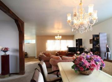 Casa · 300m² · 3 Quartos · 5 Vagas · Imóvel disponível, ótima oportunidade