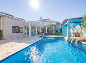Casa · 576m² · 5 Quartos · 6 Vagas · Linda Casa de Alto Padrão em Santa Felicidade com Piscina