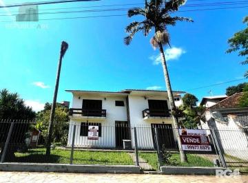Casa · 743m² · 4 Quartos · 10 Vagas · Casa com 351,60m2 de área construída em propriedade de 743m2 no Bairro Jardim Ca