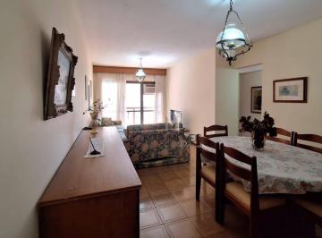 4c3a779ab40c34a6ebabfe4bdf85463faa09c1b5 · Apartamento na Praia de Pitangueiras, com 03 dormitórios, sendo uma suíte