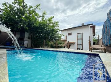 Casa de 3 quartos, Pirenópolis · Sobrado á venda em Pirenópolis 