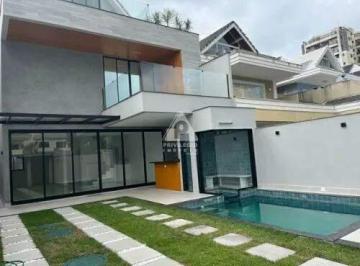 Casa · 370m² · 5 Quartos · 2 Vagas · Casa Contemporânea Alegante e charmosa