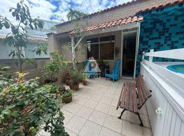 Apartamento · 267m² · 4 Quartos · 2 Vagas · Excelente Cobertura composta por 4 quartos, localizada no Jardim Oceânico 