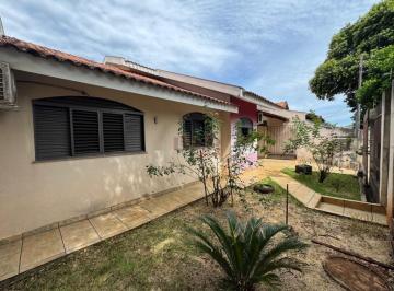 19681879900.jpg · CASA AMPLA, EM RUA RESIDENCIAL E COMERCIAL NO JD IPANEMA, PRÓXIMO AO SENAI