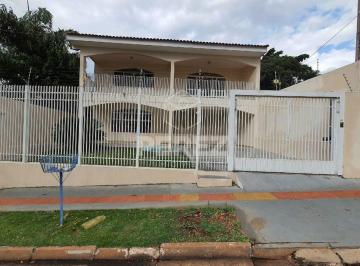 Casa · 328m² · 4 Quartos · 4 Vagas · Sobrado no bairro Monte Castelo