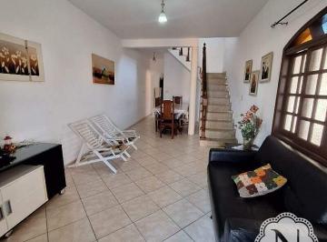 Sala · Casa à venda com 3 quartos no bairro Jamaica (Praia) 