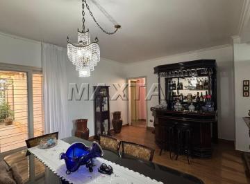 Casa · 192m² · 4 Quartos · 2 Vagas · Sobrado à venda de 192m², com 4 dormitórios, 1 suíte e 3 banheiros, na Santa Teresinha.