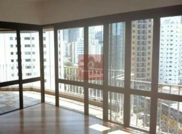 Apartamento · 177m² · 3 Quartos · 3 Vagas · Um dos mais cobiçados condomínios de Moema, 177 metros com 3 suítes, amplo living e vararanda