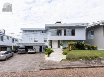Casa · 564m² · 6 Quartos · 4 Vagas · Casa em condominio . com 6 suites, sendo 3 suítes master com closet e hidro.
