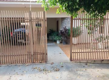 Casa · 135m² · 3 Quartos · 2 Vagas · Casa no bairro Cidade Jardim com 03 dormitórios e 02 vagas de garagem.