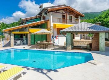 Casa · 700m² · 6 Quartos · Excelente casa em Ilhabela, com 700 m² a.c., 1.107 m² a.t., 6 suítes, piscina, quadra, sauna, 4 vaga