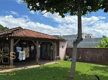 7f88150132c9caa34a8a7b5e334d4af592603e5f · Casa única no terreno