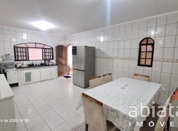 foto1 · Casa à Venda com 4 Dormitórios e Churrasqueira Próximo ao Shopping Taboão