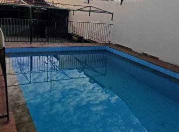 Casa de 3 quartos, Taguatinga · QNG Excepcional localização, casa de 3 qtos c/suíte com piscina!
