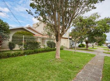 Apartamento de 3 quartos, Curitiba · EXCELENTE CASA TÉRREA MISTA NO GUABIROTUBA– A 2 QUADRAS DA AVENIDA DAS TORRES