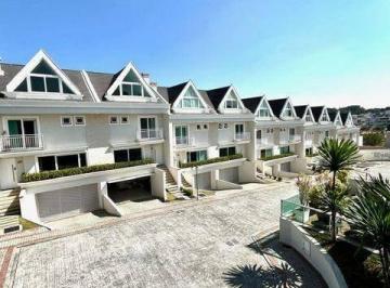 99ec47c5094845835ced77529419b3d0a4c2ddd9 · Sobrado a venda no Santo Inácio, 3 dormitórios, 3 suítes, 4 vagas de garagem cobertas