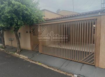 Foto 01 · Casa Espaçosa e Confortável à Venda em Mirassol-SP - 3 Quartos, 1 Suíte, 2 Banheiros, 2 Vagas de Gar