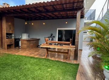 Casa de 3 quartos, Águas Claras · Casa de Alto Padrão à Venda em Arniqueiras – Conjunto 5