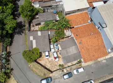 Casa de 2 quartos, Núcleo Bandeirante · Terreno de esquina escriturado na Metropolitana - Núcleo Bandeirante