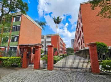Condomínio · Apartamento totalmente reformado em localização privilegiada