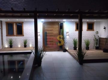 Casa · 320m² · 4 Quartos · 2 Vagas · VENDO CASA DUPLEX