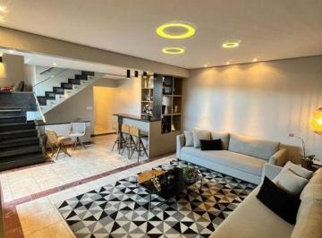 Casa · 162m² · 3 Quartos · 6 Vagas · Sobrado amplo e sofisticado para venda no Pq. das Nações