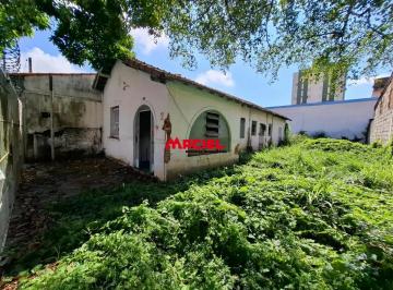Casa · 118m² · 2 Quartos · 4 Vagas · CASA ANTIGA PARA DEMOLIÇÃO, TERRENO ESTRATÉGICO NO CENTRO ? OPORTUNIDADE PARA INVESTIDORES!