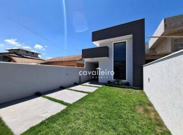 85c4b7b249a2560e6d43563e5bba6227cd665131 · Casa em estilo moderno com 02 quartos, sendo 01 suíte no Jardim Atlnatico leste - Maricá - RJ