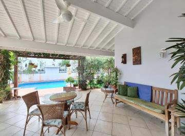 Foto 01 · Espetacular casa em condomínio à venda em Vinhedo-SP, com 3 suítes, 2 salas e 4 vagas de garagem!