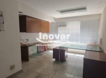 Comercial · 20m² · 1 Vaga · Sala montada com piso em granito, armários e ar condicionado, aproximadamente 20,19 m² com um banhei