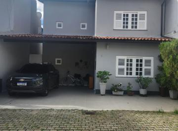 Casa de 4 quartos, Fortaleza · Casa em condomínio fechado no bairro Cambeba