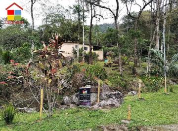 Rural de 2 quartos, Angra dos Reis · Sítio com uma incrível cachoeira e natureza exuberante.